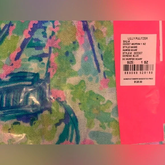 Lilly Pulitzer Lilly loves DC Murfee scarf - Picture 10 of 11